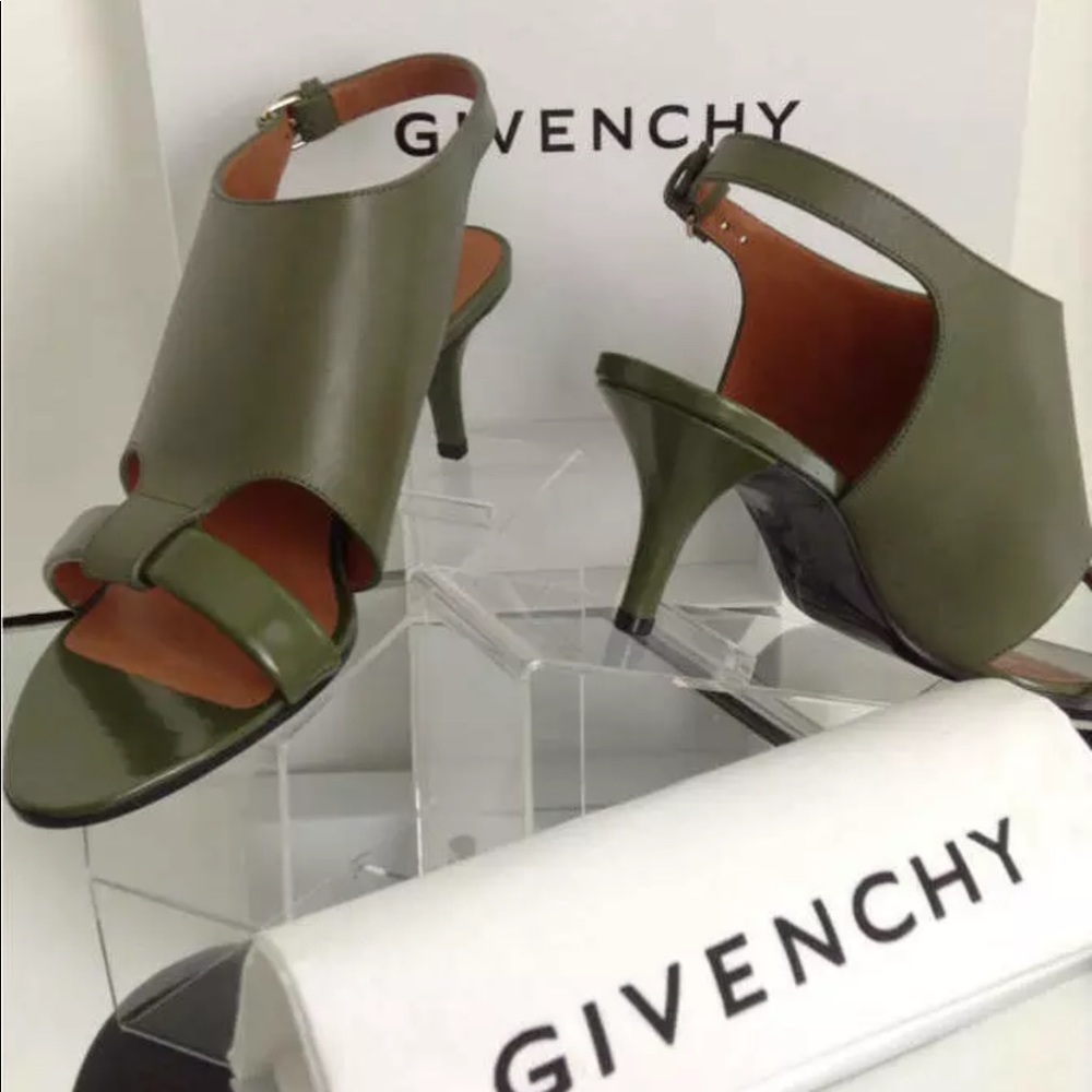 NEW GIVENCHY Lucrezias Leather & Patent Leather Slingback Sandals (Size 38)